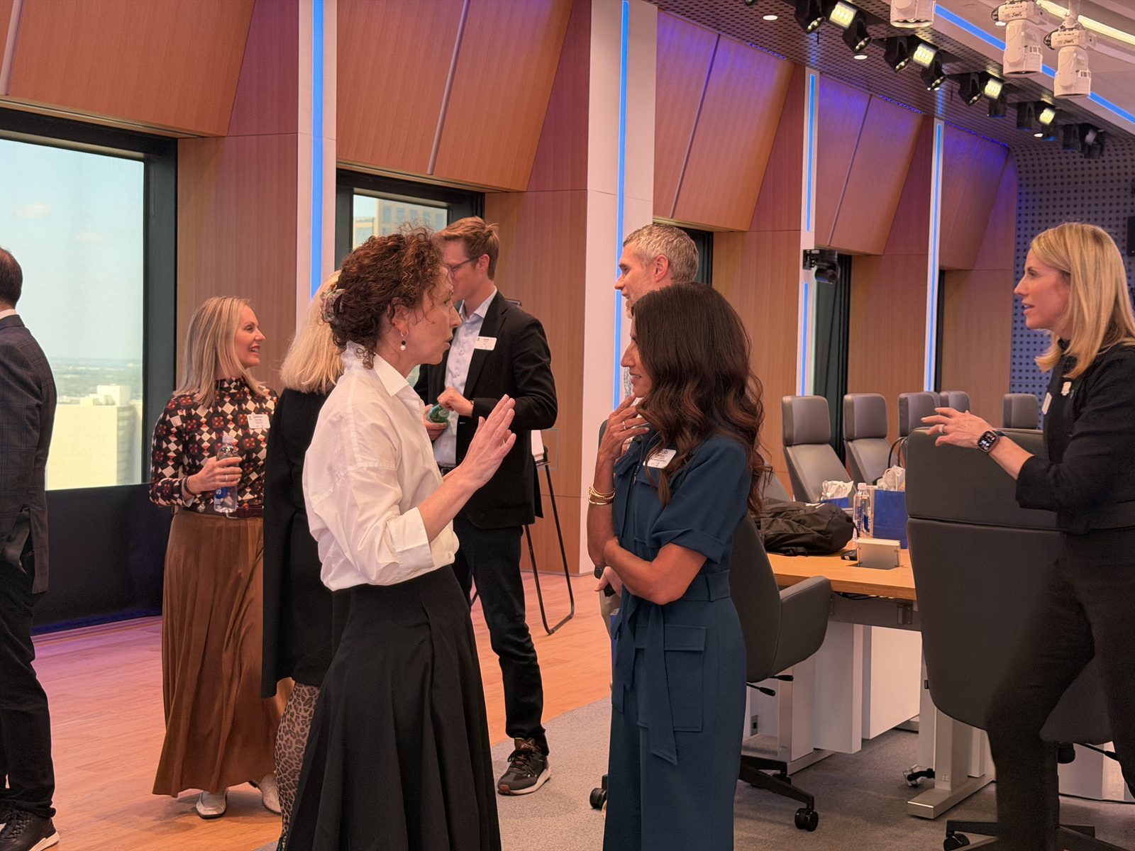 dallas_13_animated_group_skyline